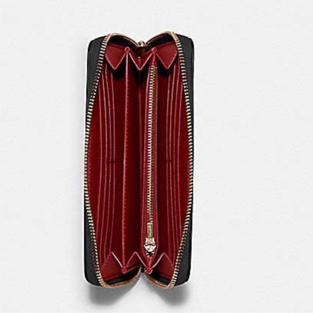 Coach Zip around wallet with horse and carriage - Picture 8 of 8